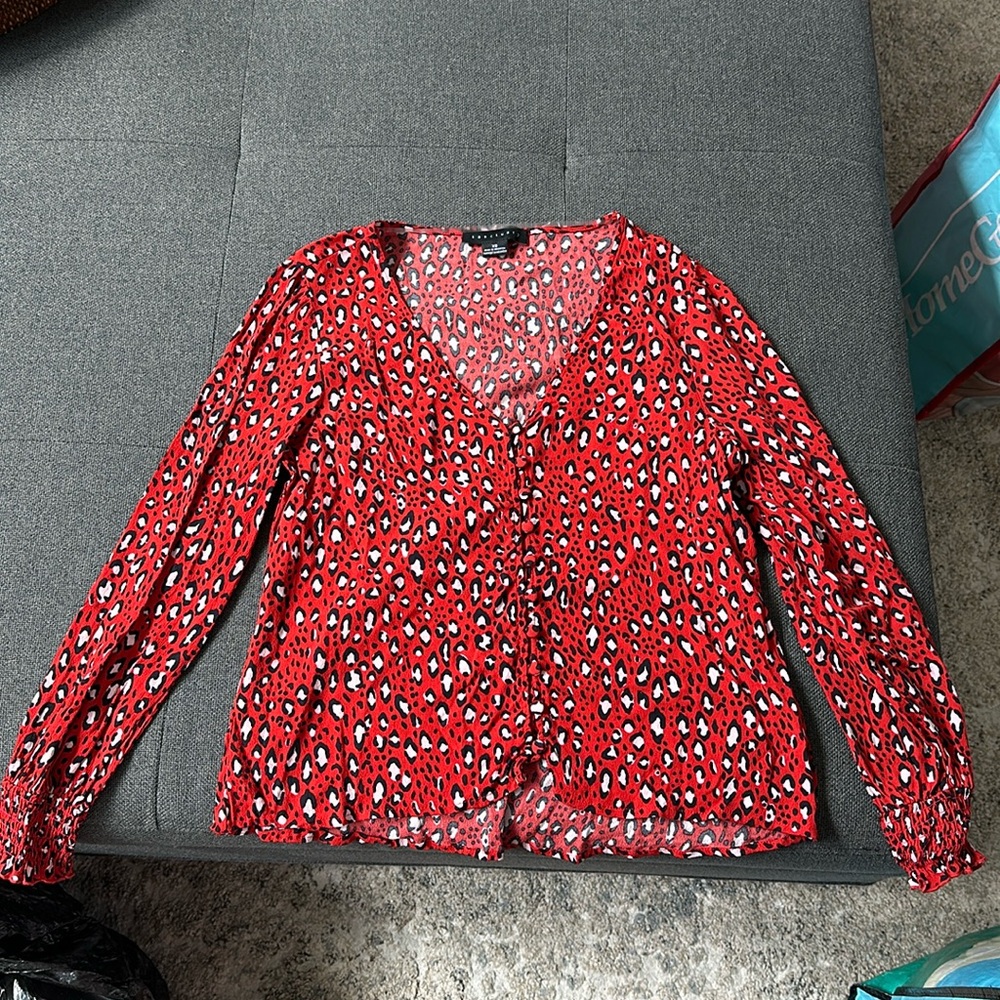 Red leopard Sanctuary blouse with buttons. Size xs. Gently used.